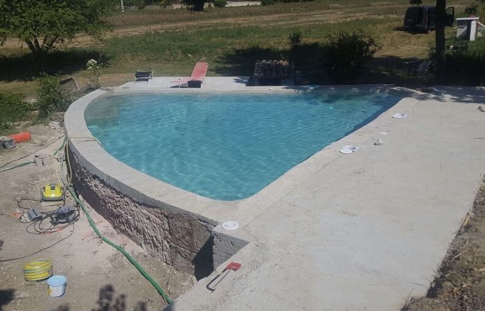 rénovation piscine bassin dans un bassin