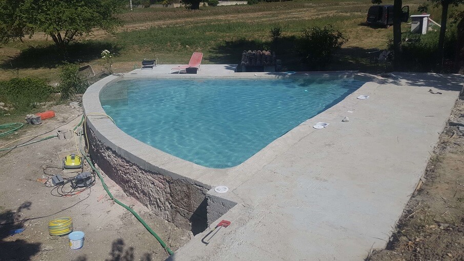 rénovation piscine bassin dans un bassin